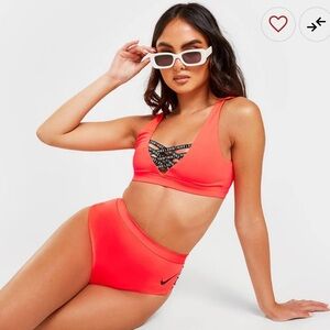 Nike - Women's Sneakerkini Scoop Neck Bikini set small (Bright Crimson)